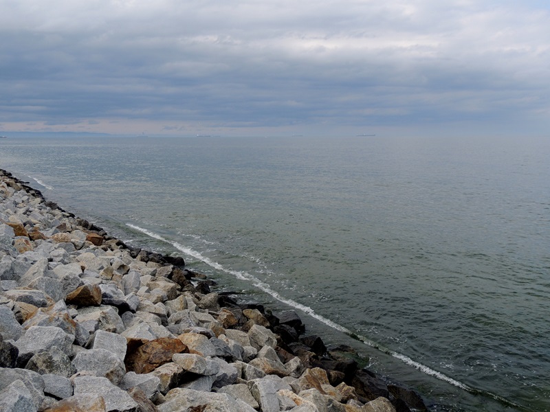 Cesta podél moře k památníku Westerplatte